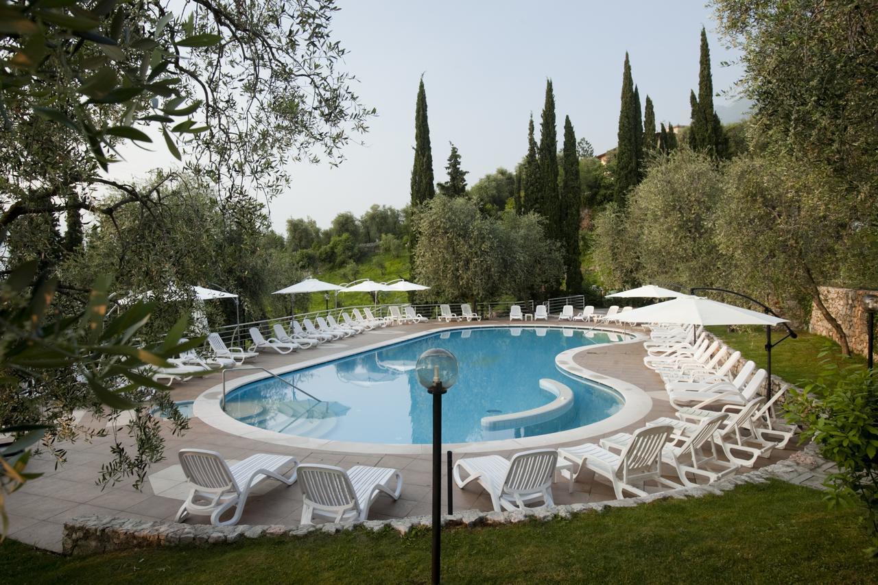Villaggio Albergo Casa E Lago เบรนโซเน ซูล การ์ดา ภายนอก รูปภาพ